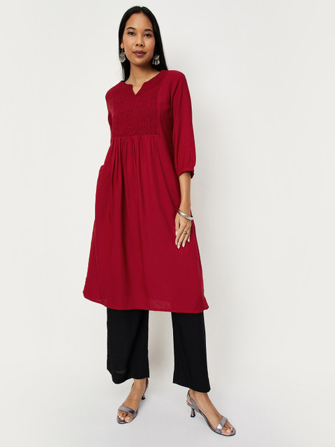 max Women Red Solid Keyhole Neck Kurta