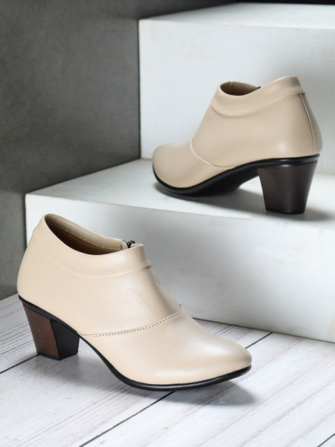 Shezone Cream-Coloured Block Block Boots