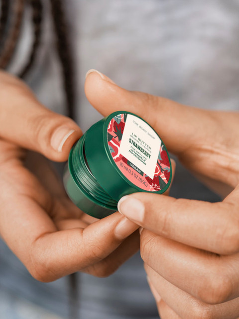 THE BODY SHOP Nude Strawberry Lip Butter 8.5g - Image 4