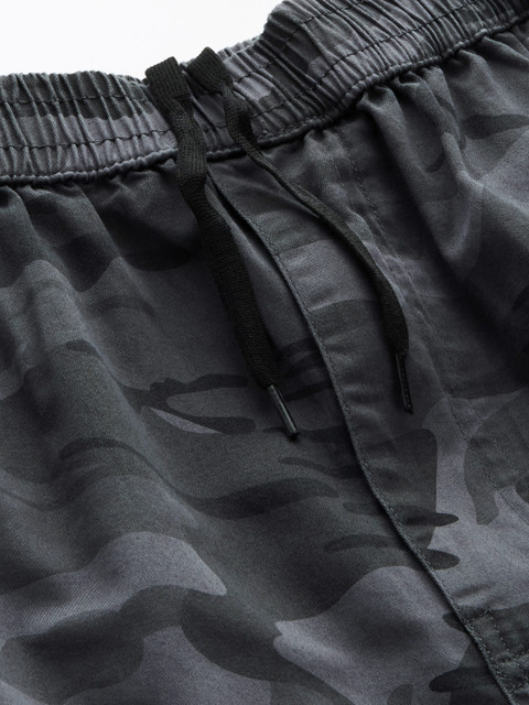 ADBUCKS Men Blue & Charcoal Grey Camouflage Printed Pure Cotton 3/4th Cargo Shorts - Image 5