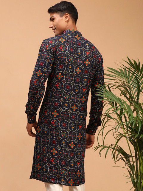VASTRAMAY Men Navy Blue & Yellow Ethnic Motifs Cotton Printed Kurta - Image 4