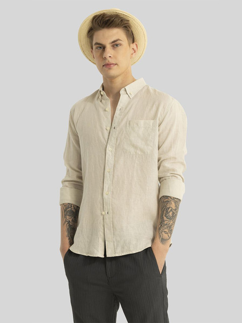 Snitch Men Smart Slim Fit Solid Casual Shirt