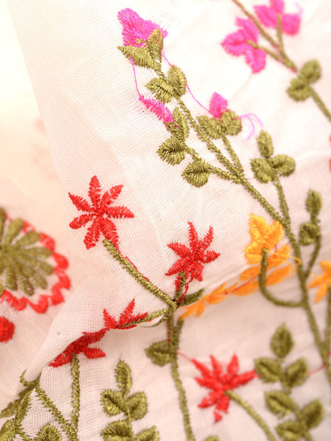 DESH BIDESH Floral Embroidered Saree - Image 5
