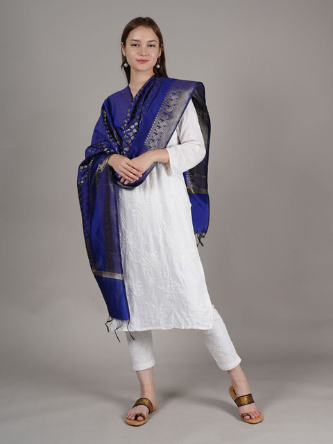 MUFFLY Woven Design Dupatta with Zari - Image 6