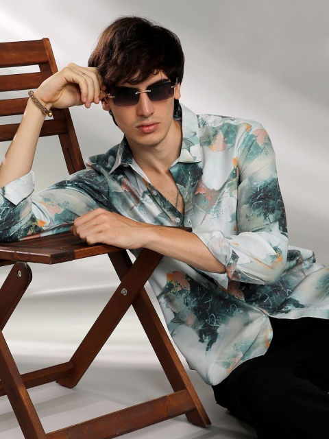Campus Sutra Men Comfort Spread Collar Abstract Printed Casual Shirt