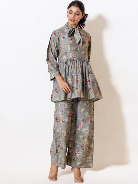 ARAVALII Floral Printed Tie Up Neck Top With Palazzo - Image 3