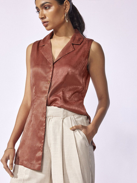 The Label Life Notched Lapel Sleeveless Blazer - Image 7