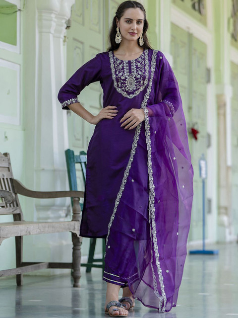 VredeVogel Floral Embroidered Straight Kurta With Trousers & Dupatta
