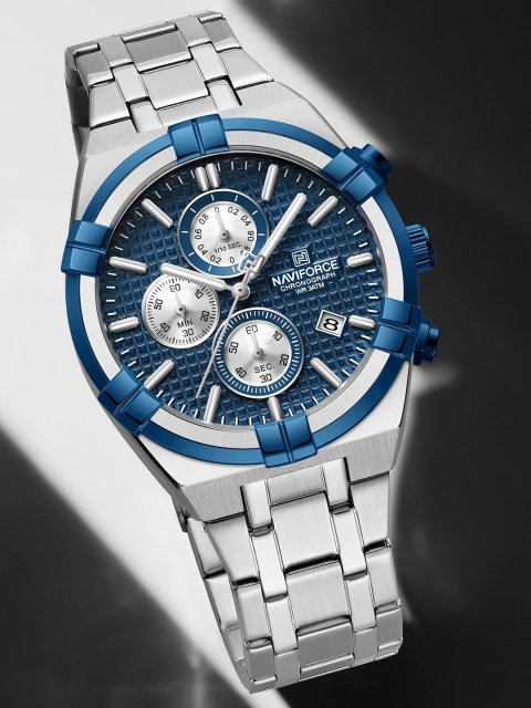 Naviforce Men Brass Patterned Dial & Stainless Steel Bracelet Style Straps Analogue Chronograph Watch