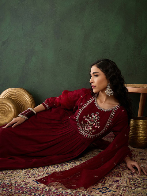 Sangria Floral Yoke Design Pleated Sequinned Kurta With Trousers & Dupatta