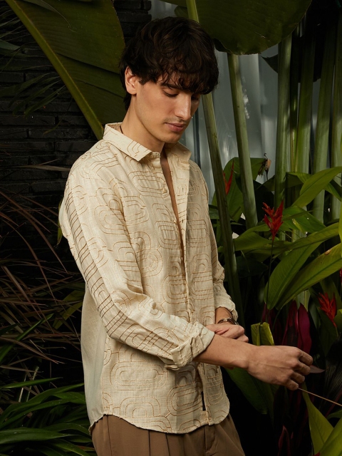 Campus Sutra Men Comfort Spread Collar Abstract Printed Casual Shirt - Image 3