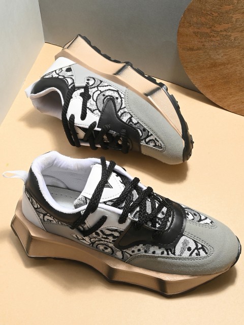 Vellinto Men Colourblocked Lightweight Sneakers