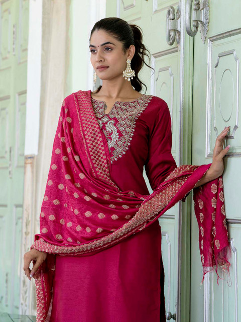 VredeVogel Floral Embroidered Straight Kurta with Trousers & With Dupatta