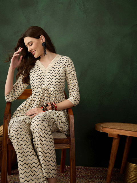 Sangria Geometric Printed V-Neck Tunic With Trouser