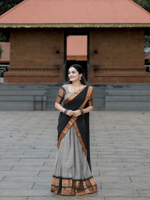 MANMOHITSAREE Zari Work Semi-Stitched Lehenga & Unstitched Blouse With Dupatta