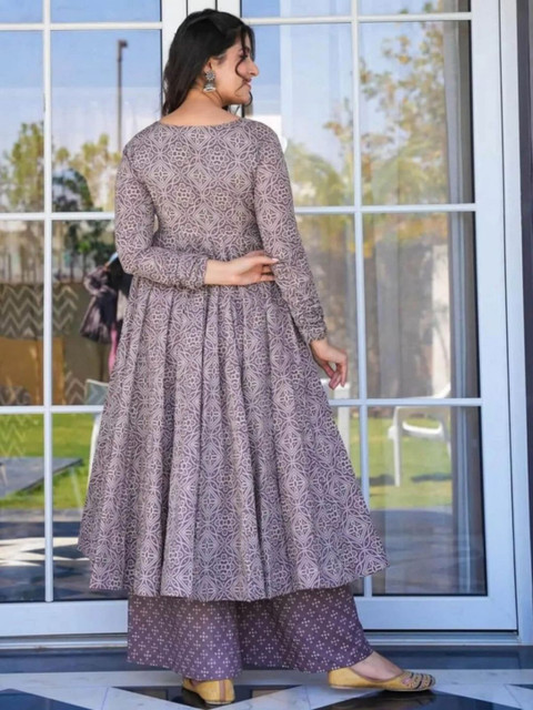 MANOJAVA Bandhani Printed V-Neck Angrakha Pure Cotton Kurta With Palazzos And Dupatta - Image 3