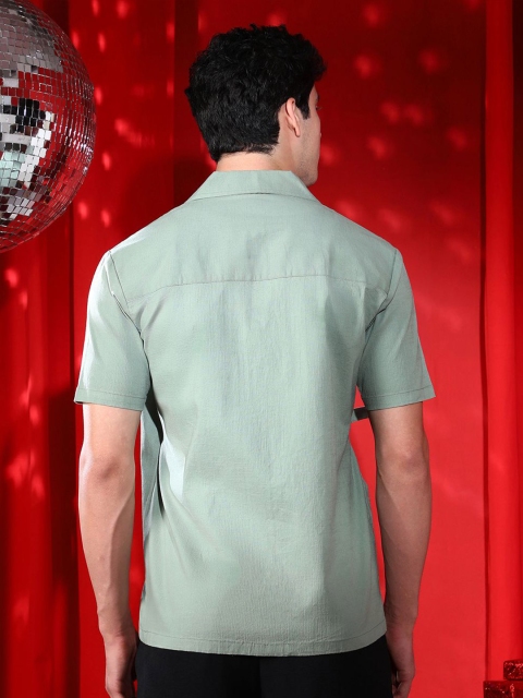 Campus Sutra Men Comfort Solid Wrap Casual Shirt - Image 4