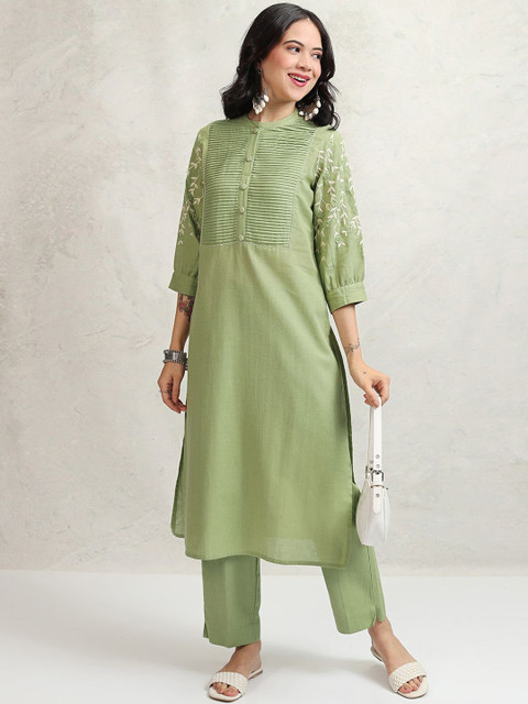 Vishudh Women Floral Embroidered Regular Thread Work Pure Cotton Republic Day Kurta with Trousers