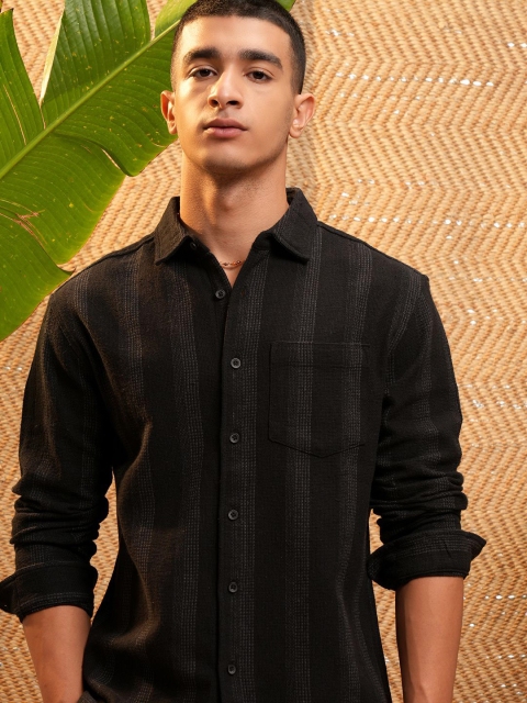 HIGHLANDER Men Spread Collar Vertical Stripes Striped Cotton Relaxed Fit Casual Shirt