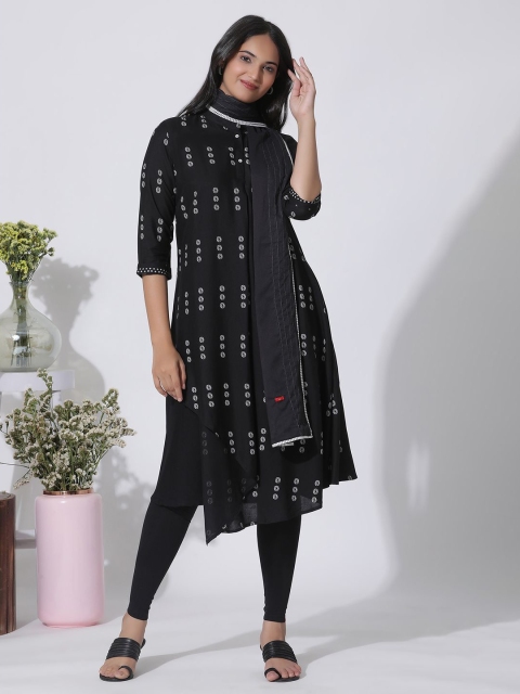 W Embroidered Cotton Dupatta With Kantha Work - Image 4