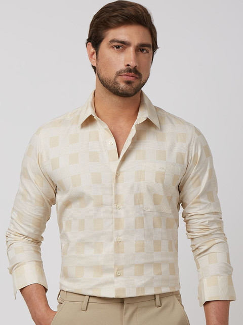 Mufti Men Spread Collar Checked Cotton Slim Fit Casual Shirt