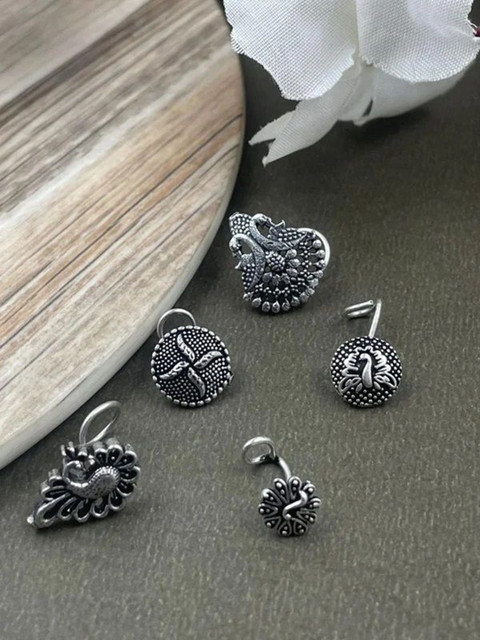 NAMAN ARTS Silver-Plated Stud Nosepin