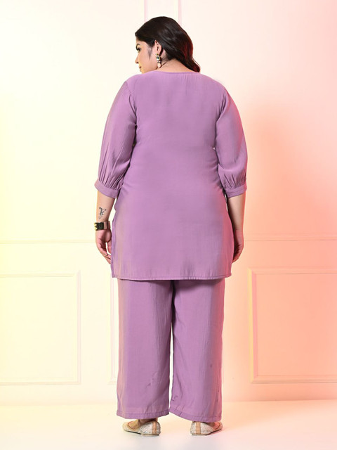 PrettyPlus by Desinoor.com Plus Size Floral Embellished V-Neck Tunic With Trousers - Image 5