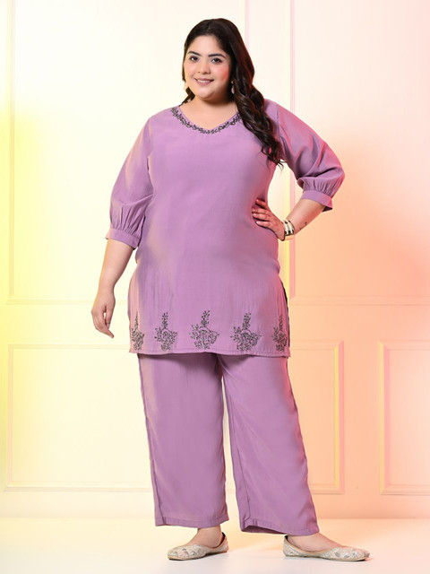 PrettyPlus by Desinoor.com Plus Size Floral Embellished V-Neck Tunic With Trousers