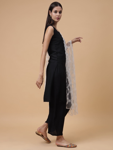 Zamour Floral Embroidered Net Dupatta - Image 3