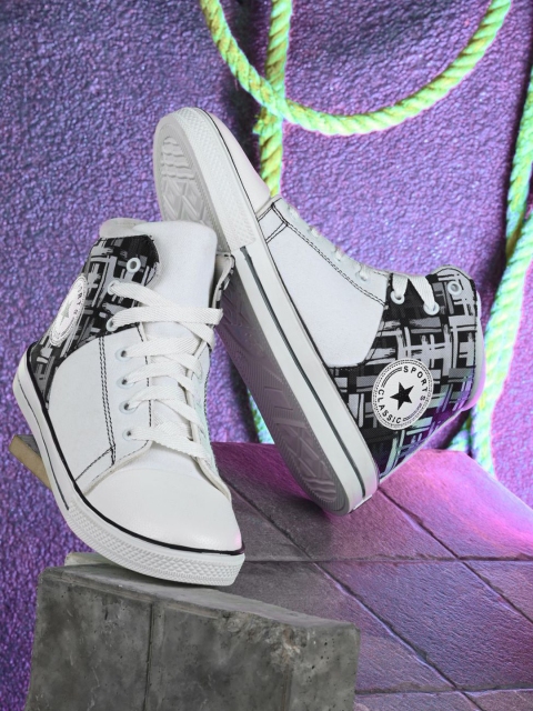 The Roadster Lifestyle Co Women Round Toe Lace Up Sneakers