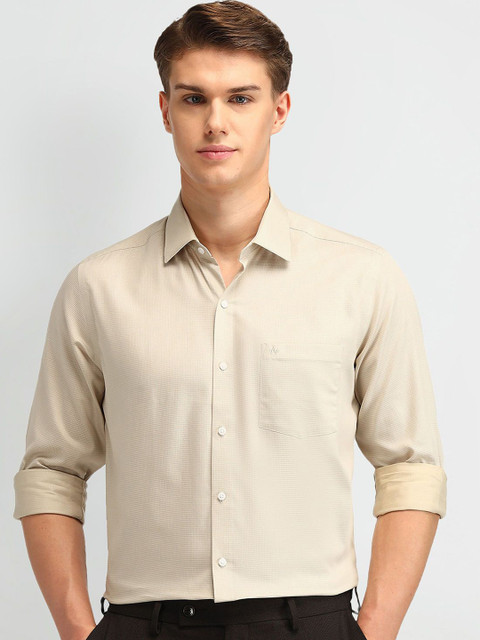 Arrow Men Cutaway Collar Solid Cotton Slim Fit Formal Shirt