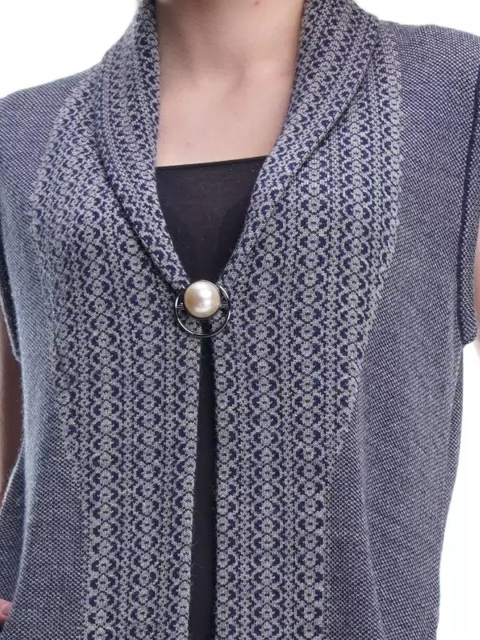 Zigo Self Design Longline Woollen Open Front Shrug - Image 2