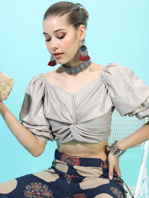 Vishudh Women Solid Sweetheart Neck Top