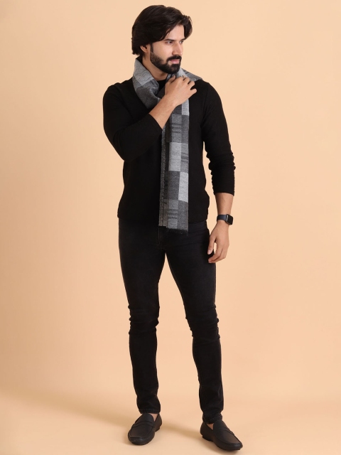 Tweedle Men Patterned Reversible Woolen Muffler - Image 3