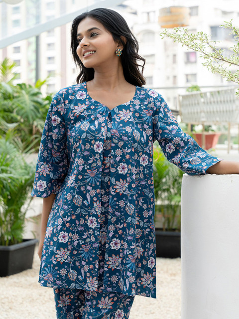 GULABOSITABO Floral Printed Sweetheart Neck Three-Quarter Sleeves Pure Cotton Top