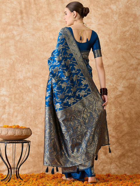 Sangria Woven Design Banarasi Saree With Blouse - Image 3