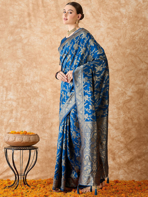 Sangria Woven Design Banarasi Saree With Blouse - Image 2