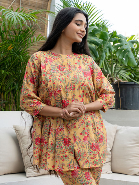 GULABOSITABO Floral Printed Mandarin Collar Three-Quarter Puffed Sleeves Pure Cotton Top