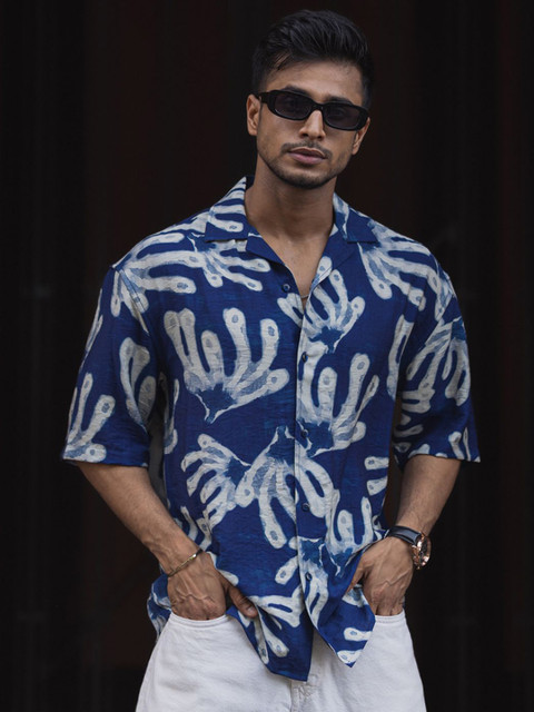 Powerlook Men Spread Collar Abstract Printed Oversized Casual Shirt