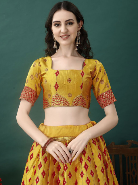 SWAMI STUDIO Ready to Wear Lehenga & Unstitched Blouse With Dupatta - Image 3