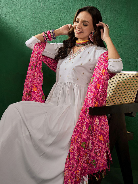 Sangria Women Patola Printed Dupatta