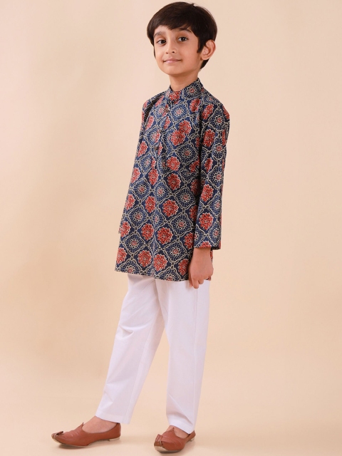 Sangria Floral Printed Mandarin Collar Pure Cotton A-Line Kurta With Pyjamas - Image 3