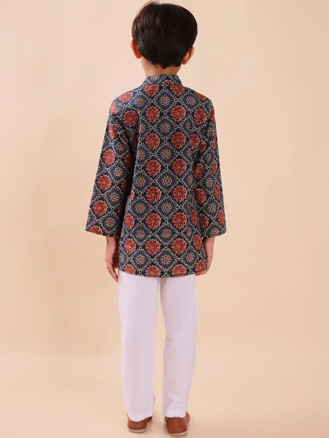 Sangria Floral Printed Mandarin Collar Pure Cotton A-Line Kurta With Pyjamas - Image 4