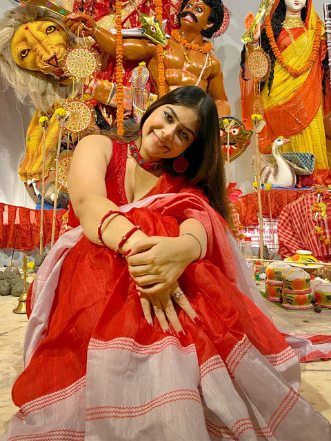 DIVASTRI Solid Chanderi Saree with Blouse Piece