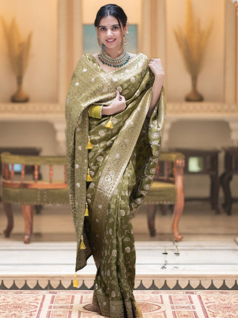 zinzraa Floral Woven Design Zari Saree