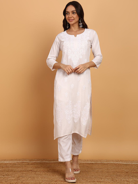 TOP N THREAD Women Floral Embroidered Chikankari Kurta