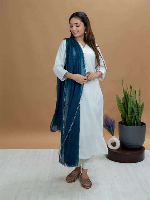 HELLA FASHIONS Floral Embroidered Sequinned Chiffon Dupatta