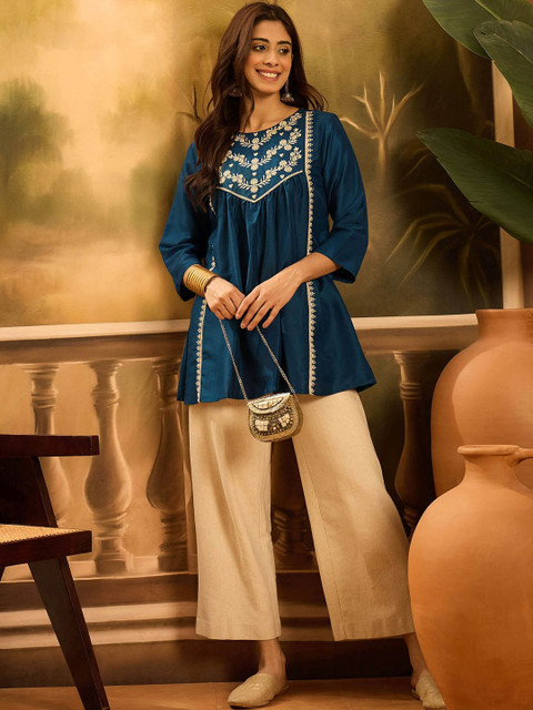 Sangria Women Floral Embroidered Round Neck Indigo Top