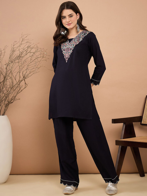 SAHASIKA Floral Yoke Design V-Neck Tunic & Trouser
