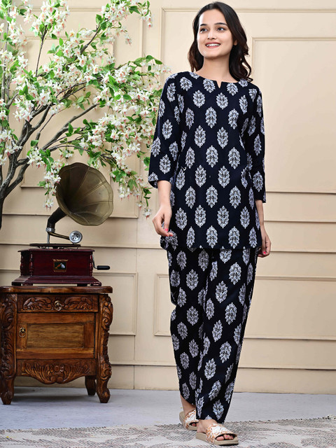 TREND ME Women Printed Pure Cotton Night suit